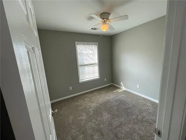 980 Prestwyck Ct — Photo 16