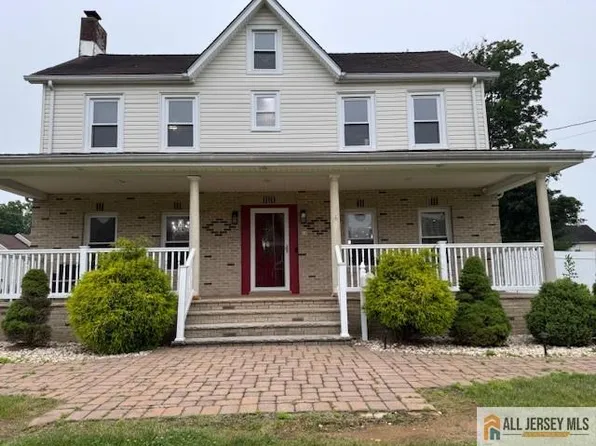 33 Tennent Ave, Englishtown, NJ 07726