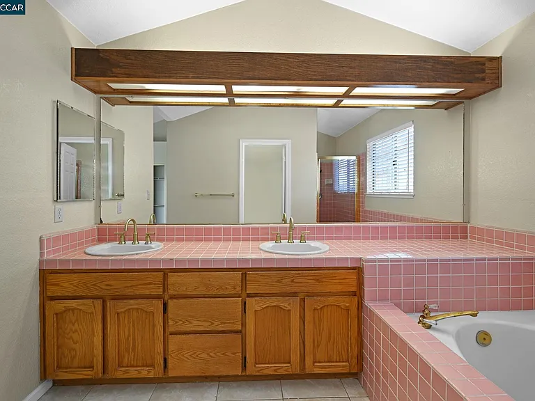 1319 Strawberry Ct — Photo 18