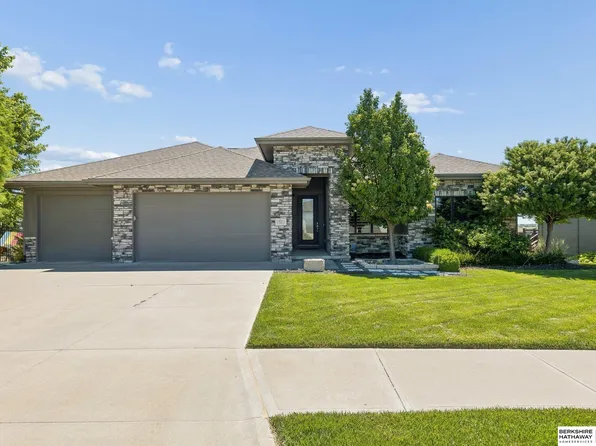 1611 S 208th St, Elkhorn, NE 68022