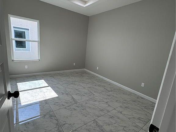 5th image of 2300 E Viviana St