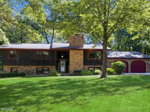 122 Golf View Ln, Washington, IA 52353