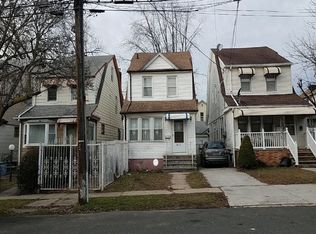 99-14 203rd St, Hollis, NY 11423