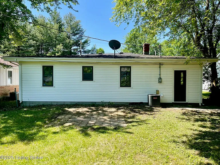 1576 Old Ford Rd — Photo 10