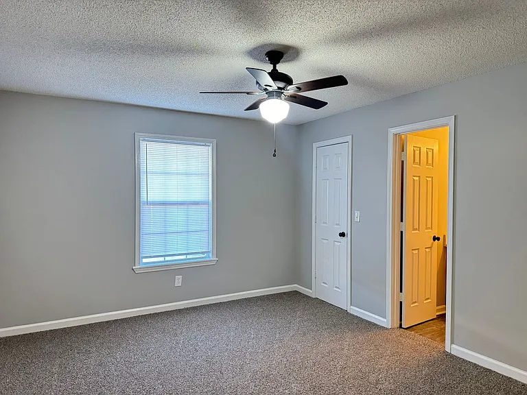 3895 Northeast Dr — Photo 17