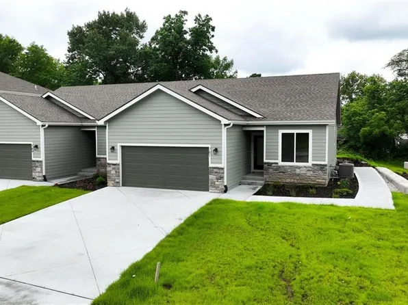 781 Highland Dr, Edwardsville, KS 66111