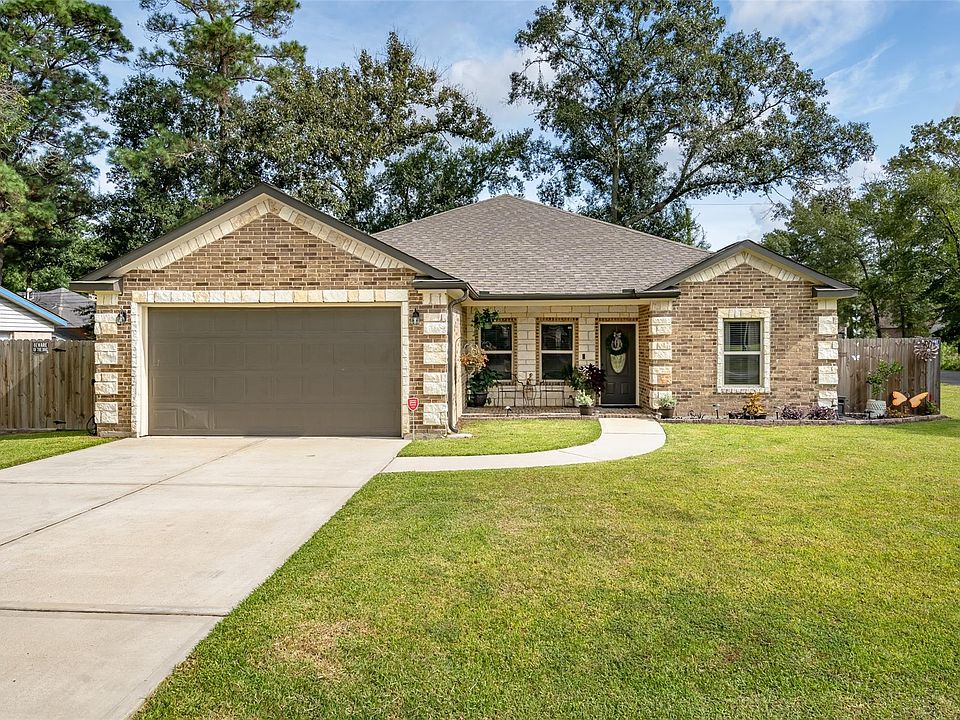 1st image of 2702 Lake Breeze Ln