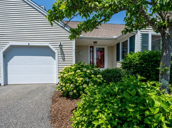 4 Classic Circle, Mashpee, MA 02649