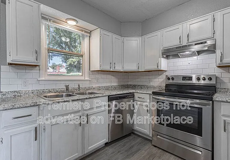 807 S Savage St — Photo 5