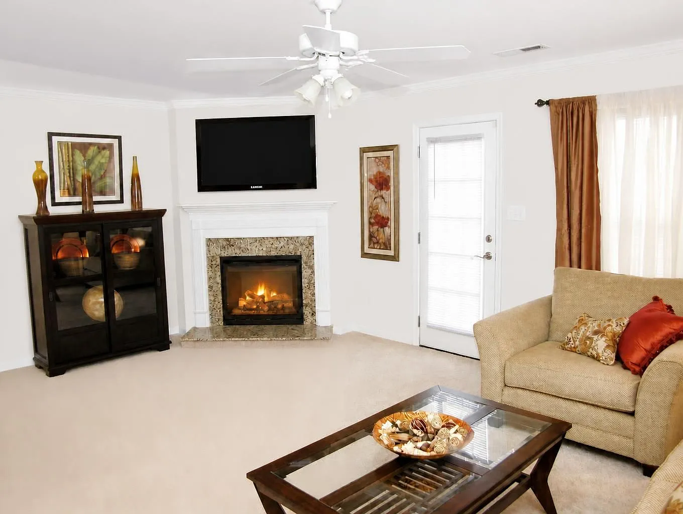 4 bed, 2.5 bath, 1979 sqft, $2,375 — Photo 4