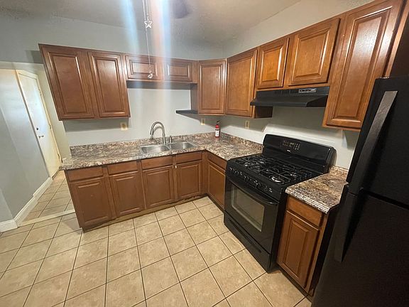 4th image of 52 Bassett St