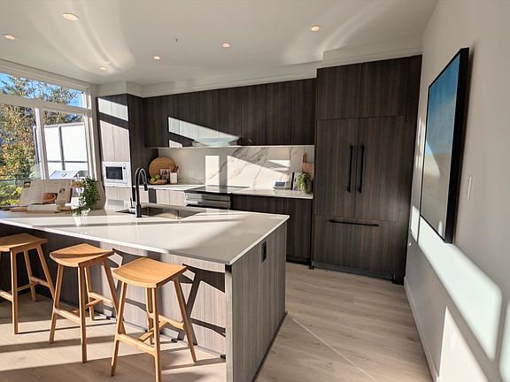 4th image of 41173 Garibaldi Way