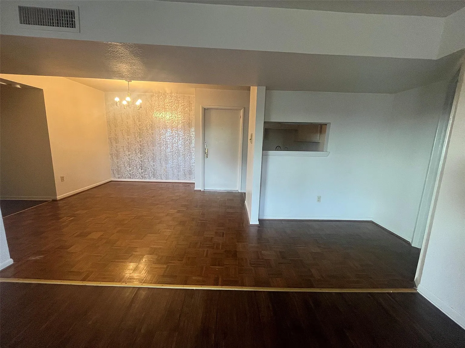 3 bed, 2.0 bath, 1500 sqft, $1,800 — Photo 2