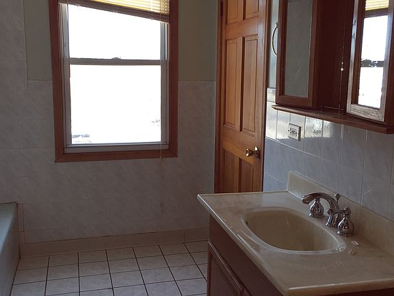 4th image of 5343 W Diversey Ave
