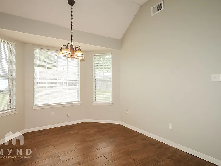 7357 Lee Ann Dr — Photo 9