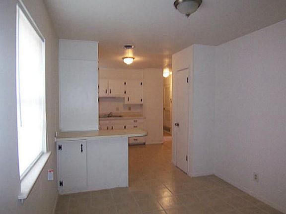5th image of 4000 Laurel Dr