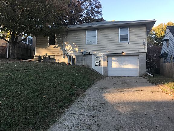 2nd image of 2622 Francis St