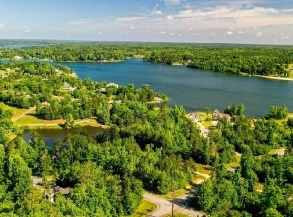 1st image of 2278 Lake Helen Ct