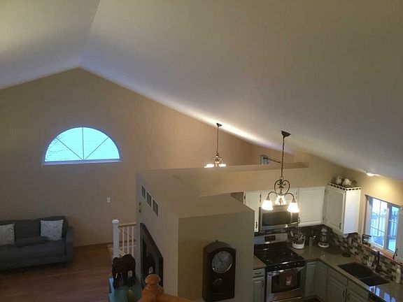 5th image of 940 Cambridge Dr