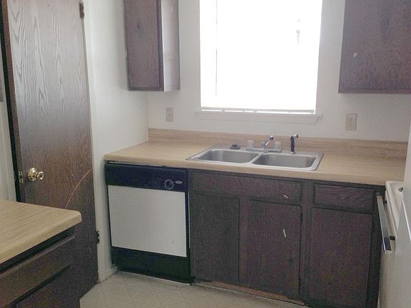 3rd image of 2408 Jaguar Dr #C