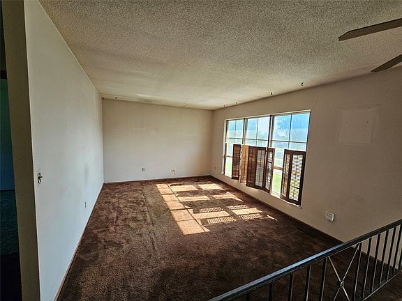5th image of 2103 Maple Blvd
