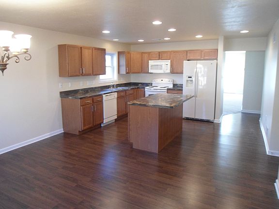 kitchen/dining