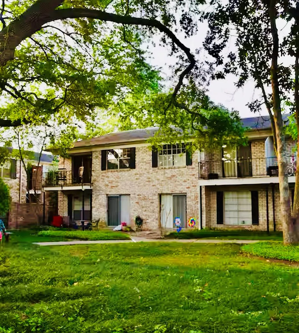 1 bed, 1.0 bath, 766 sqft, $1,350 — Photo 3