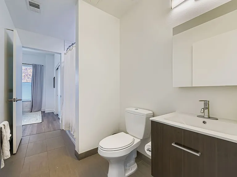 1707 Walnut St #104 — Photo 22