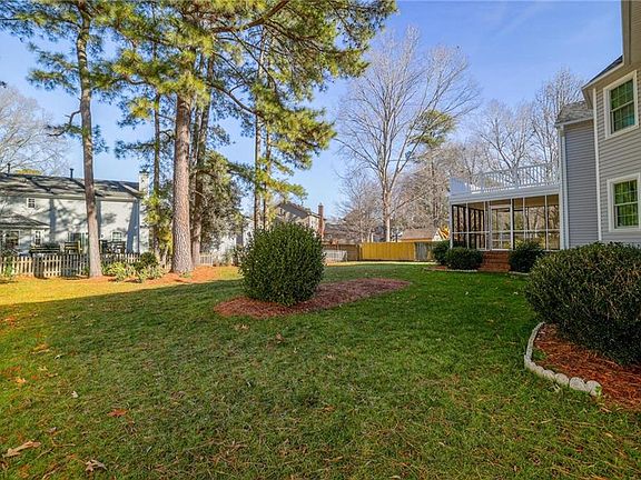 5th image of 524 Warrick Rd