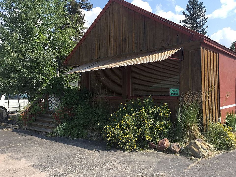 Awnings and mature plantings