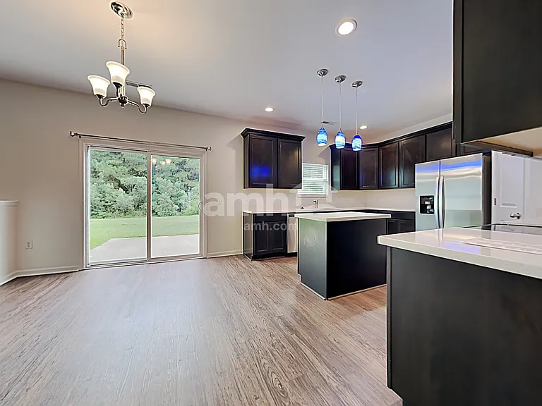 106 Vango Dr — Photo 5