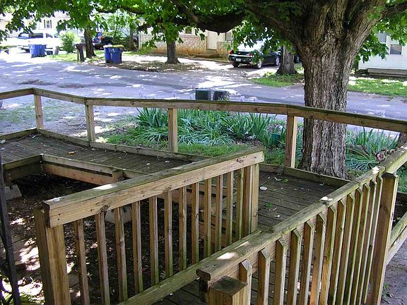 3rd image of 1628 Johnson Dr
