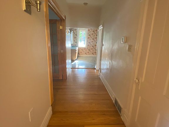 3rd image of 1337 N Marion St APT 1
