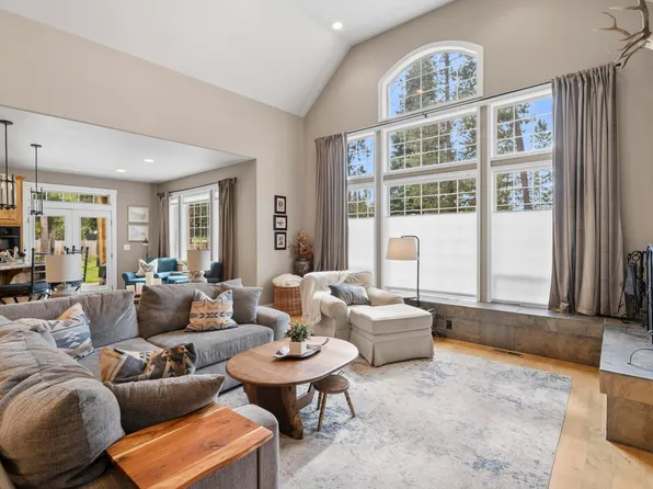 17169 Kingsburg Rd, Bend, OR 97707