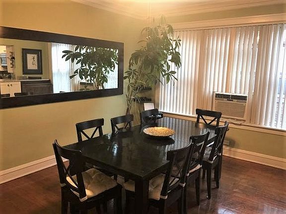 3rd image of 7006 S Oglesby Ave #3S