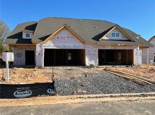 6841 Magnolia Park Ct, Clemmons, NC 27012