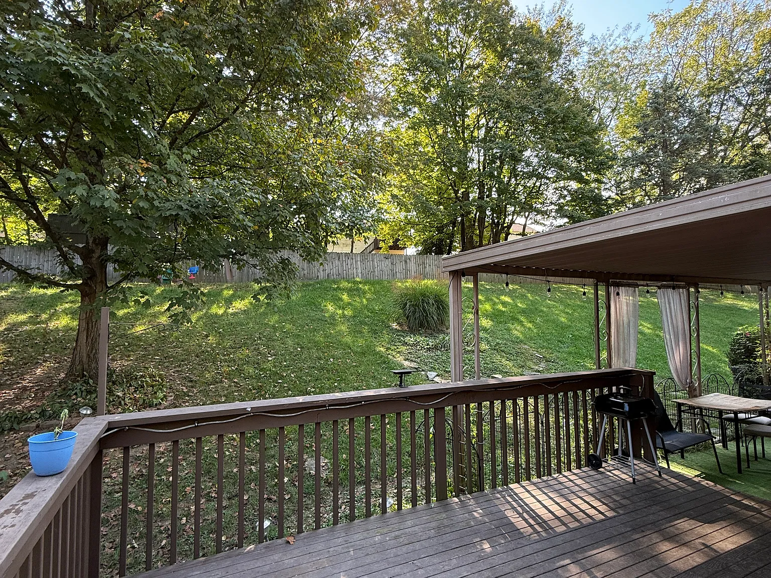 3 bed, 2.5 bath, 1075 sqft, $2,400 — Photo 4