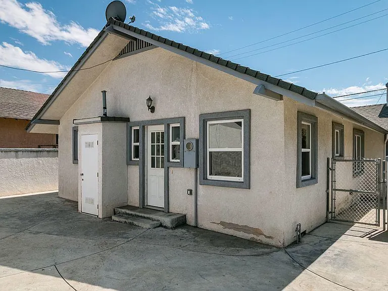 1021 E Virginia Ter — Photo 3