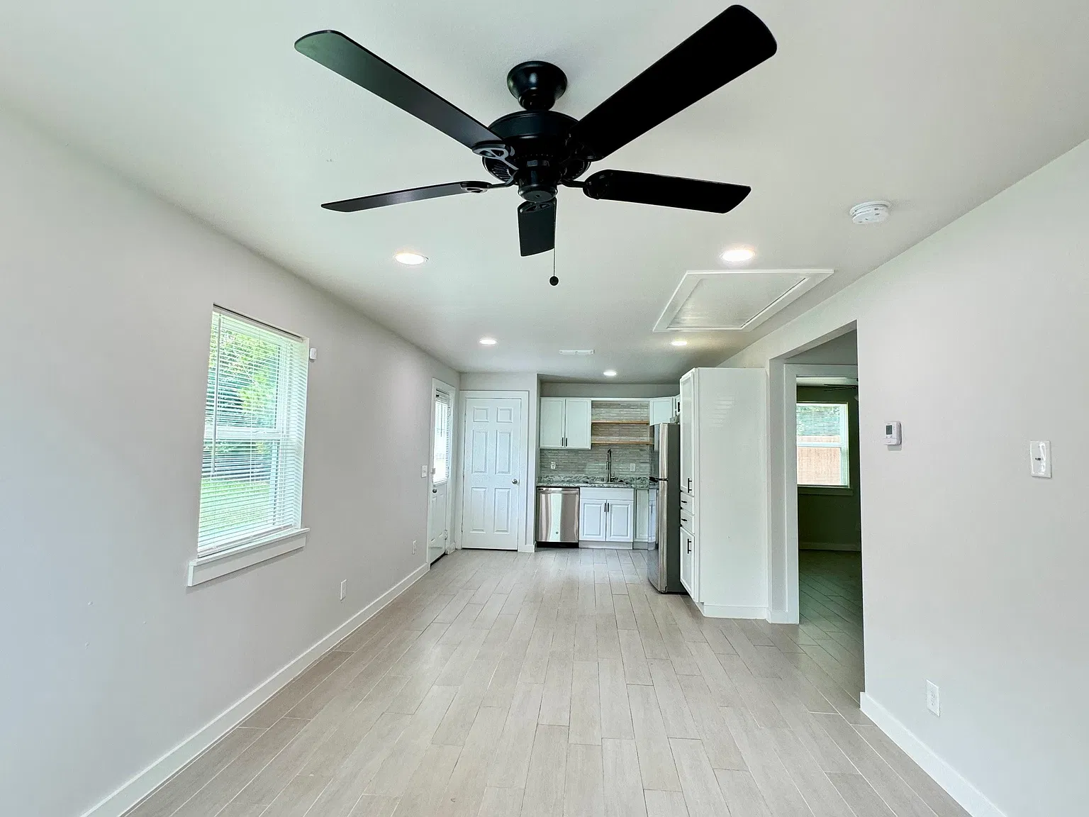 2 bed, 720 sqft, $1,700 — Photo 2