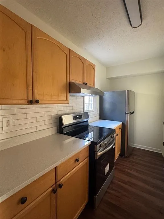1 bed, 800 sqft, $1,300 — Photo 4