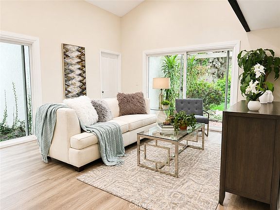 5th image of 1018 Magnolia Ave
