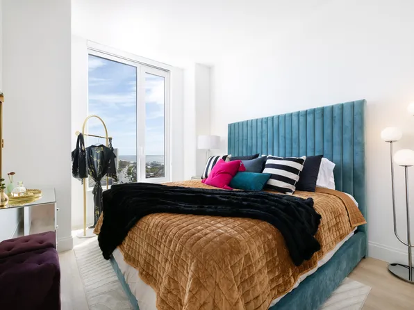 1515 Surf Avenue image 3 of 25