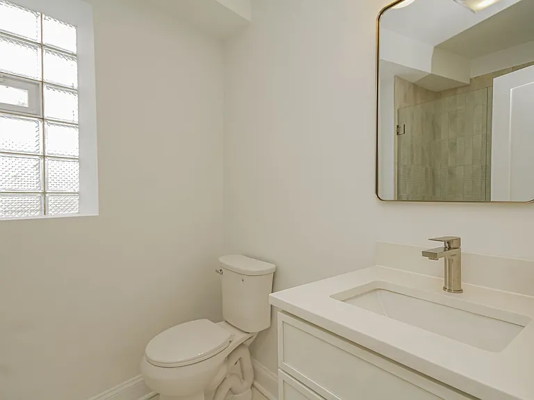 37 SQUARE APARTMENTS — Photo 8