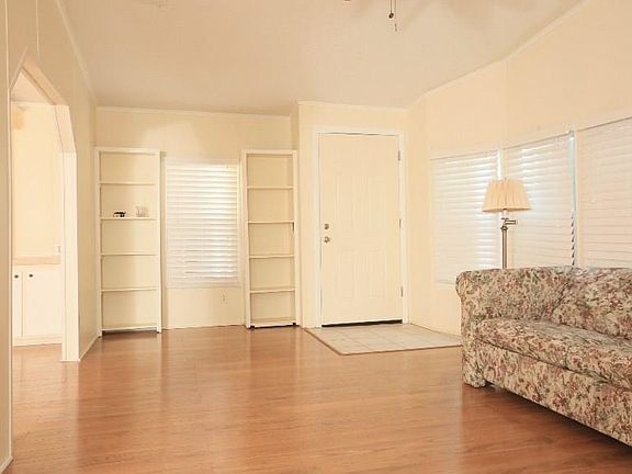 3rd image of 566 Marlin Cir