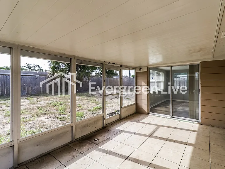 12904 Kings Manor Ave — Photo 9
