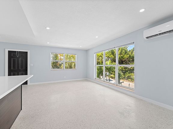 3rd image of 3220 NE 7th Pl #2