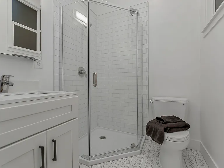 1560 Sacramento St — Photo 19