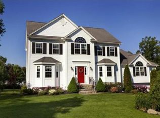 2 Birchfield Rd, Amesbury, MA 01913
