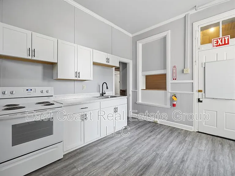 323 N Potomac St #1 — Photo 8