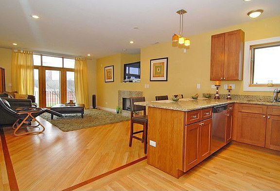 4th image of 3042 W Jackson Blvd #3